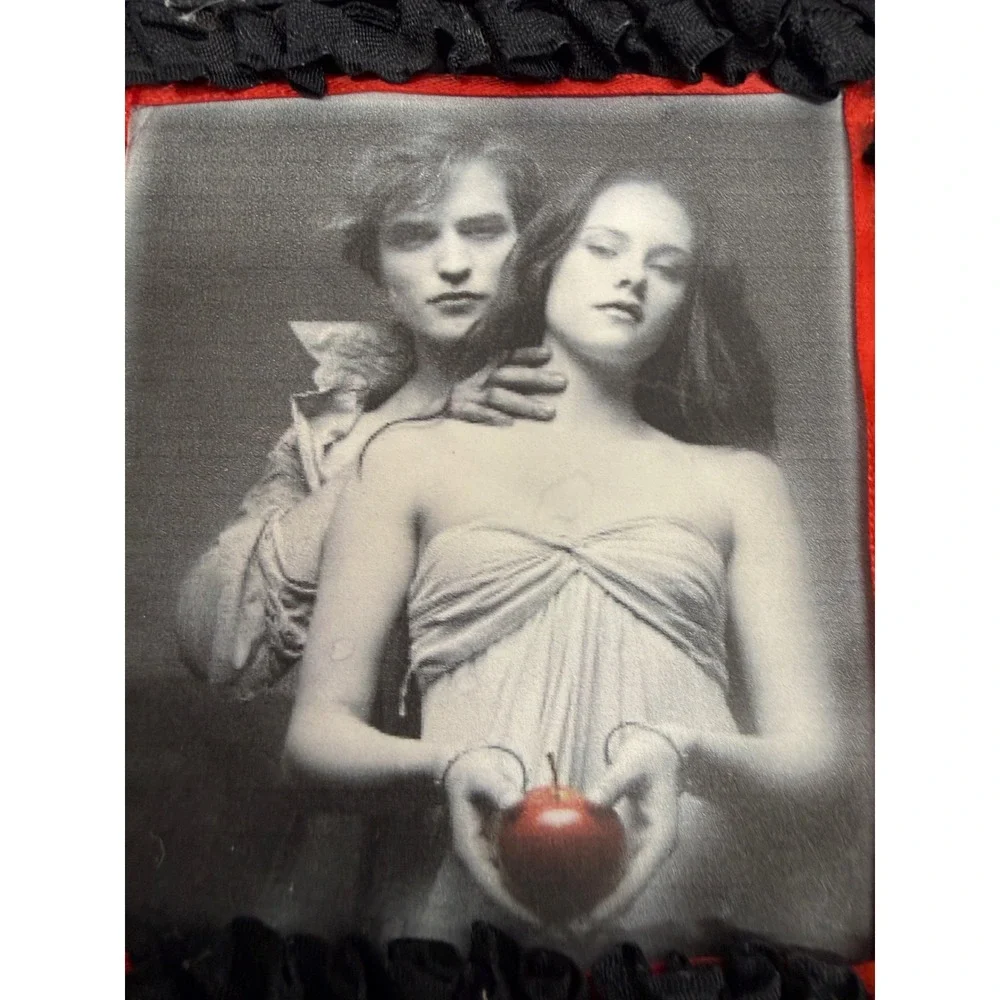 Twilight Saga Edward Bella Wooden Jewelry Trinket Box Red Black Gothic Decor 6x6